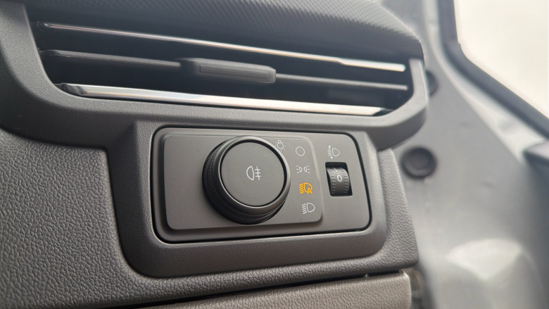 Ford Transit Custom E-320 L1 Rwd 100kW 65kWh H1 Van Limited Auto